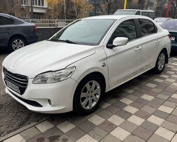 Белый Пежо 301, объемом двигателя 1.56 л и пробегом 260 тыс. км за 5500 $, фото 1 на Automoto.ua