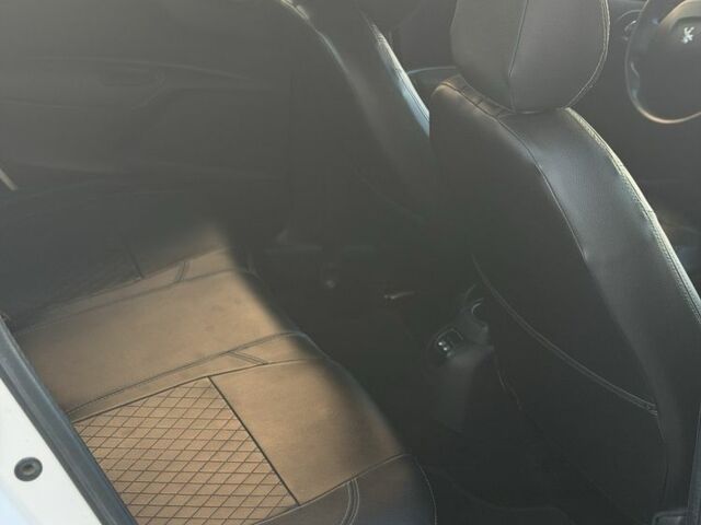 Белый Пежо 301, объемом двигателя 1.6 л и пробегом 3 тыс. км за 4900 $, фото 4 на Automoto.ua