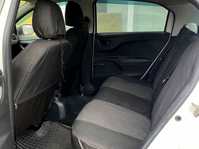 Белый Пежо 301, объемом двигателя 1.2 л и пробегом 300 тыс. км за 3700 $, фото 7 на Automoto.ua