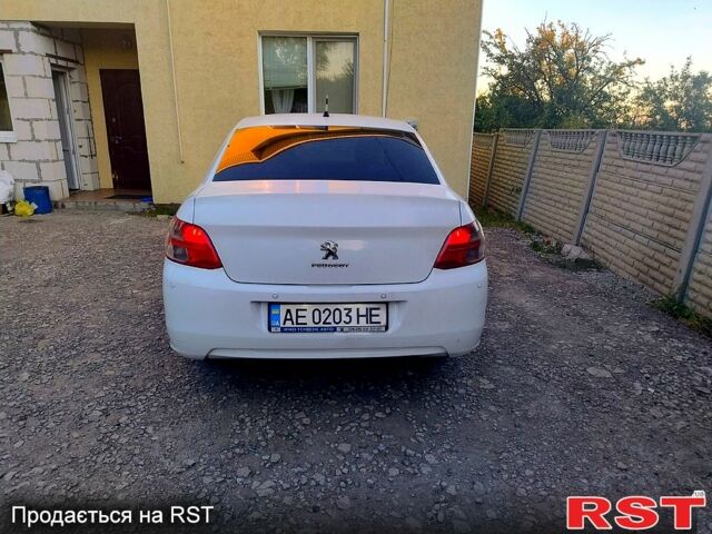 Белый Пежо 301, объемом двигателя 1.6 л и пробегом 145 тыс. км за 6200 $, фото 1 на Automoto.ua