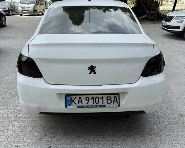 Белый Пежо 301, объемом двигателя 1.56 л и пробегом 270 тыс. км за 4300 $, фото 1 на Automoto.ua