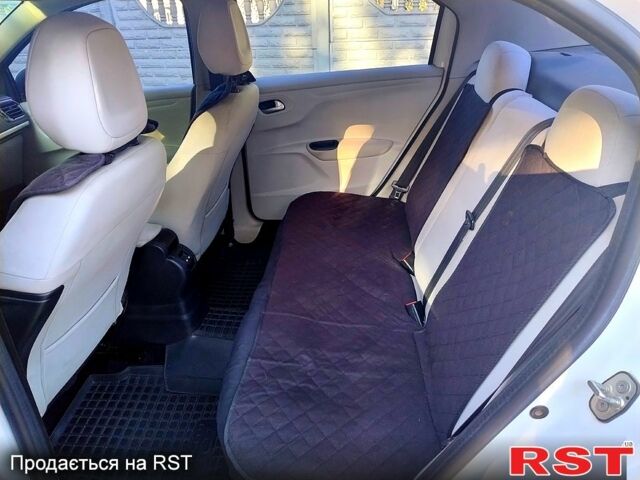 Белый Пежо 301, объемом двигателя 1.6 л и пробегом 145 тыс. км за 6200 $, фото 5 на Automoto.ua