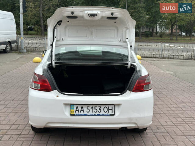 Пежо 301 2013 у Києві на Automoto.ua Білий Пежо 301, об'ємом двигуна 1.56 л та пробігом 330 тис. км за 4900 $, фото 8 на Automoto.ua
