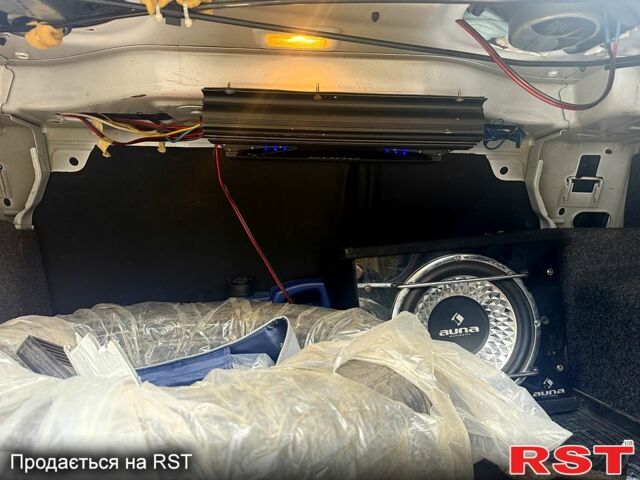 Пежо 301 2013 у Глобино на Automoto.ua Білий Пежо 301, об'ємом двигуна 1.2 л та пробігом 100 тис. км за 6000 $, фото 8 на Automoto.ua