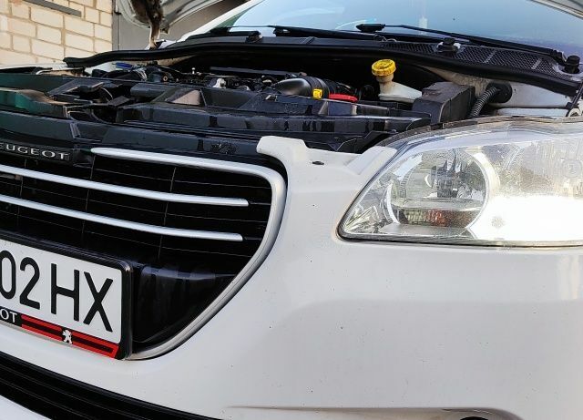 Белый Пежо 301, объемом двигателя 1.6 л и пробегом 151 тыс. км за 7500 $, фото 7 на Automoto.ua