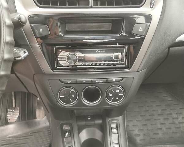 Белый Пежо 301, объемом двигателя 1.2 л и пробегом 188 тыс. км за 5300 $, фото 10 на Automoto.ua