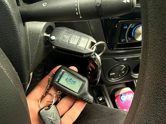Пежо 301 2013 у Глобино на Automoto.ua Білий Пежо 301, об'ємом двигуна 1.2 л та пробігом 100 тис. км за 6000 $, фото 12 на Automoto.ua