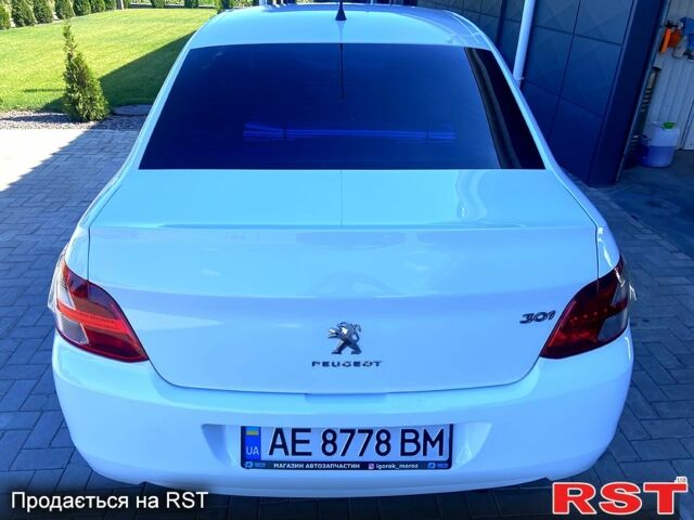 Белый Пежо 301, объемом двигателя 1.6 л и пробегом 132 тыс. км за 8300 $, фото 11 на Automoto.ua