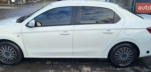 Белый Пежо 301, объемом двигателя 1.2 л и пробегом 268 тыс. км за 5900 $, фото 4 на Automoto.ua