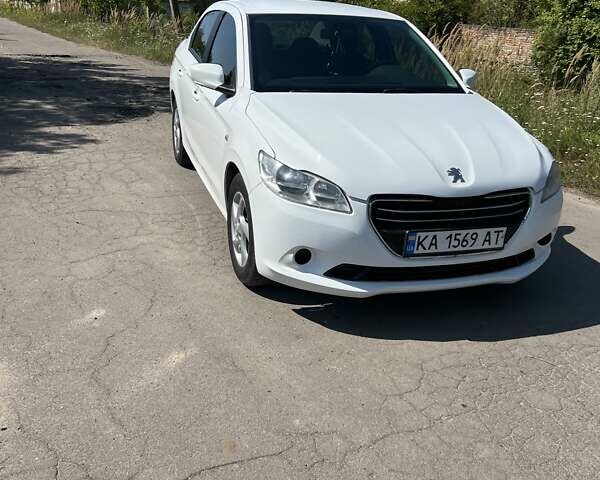 Белый Пежо 301, объемом двигателя 1.2 л и пробегом 210 тыс. км за 4750 $, фото 2 на Automoto.ua