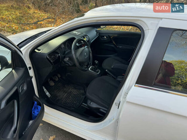 Белый Пежо 301, объемом двигателя 1.56 л и пробегом 334 тыс. км за 6000 $, фото 2 на Automoto.ua