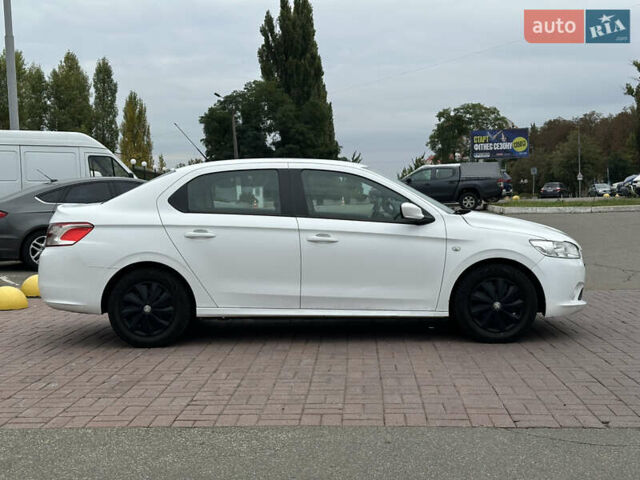 Пежо 301 2013 у Києві на Automoto.ua Білий Пежо 301, об'ємом двигуна 1.56 л та пробігом 330 тис. км за 4900 $, фото 4 на Automoto.ua