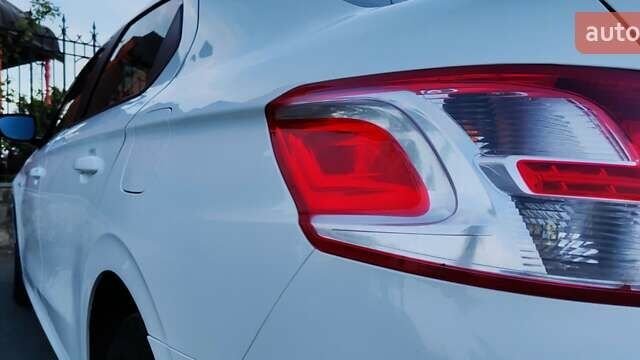 Білий Пежо 301, об'ємом двигуна 1.56 л та пробігом 147 тис. км за 7499 $, фото 3 на Automoto.ua