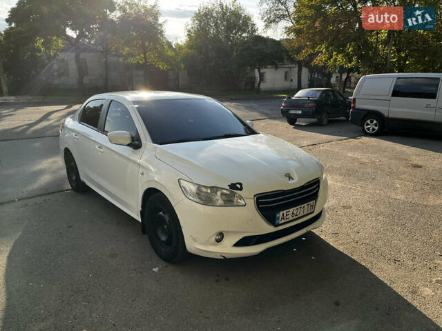 Белый Пежо 301, объемом двигателя 1.56 л и пробегом 316 тыс. км за 6000 $, фото 2 на Automoto.ua