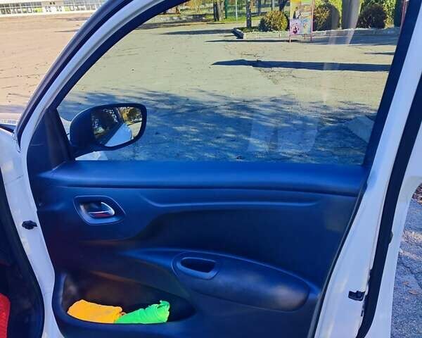 Білий Пежо 301, об'ємом двигуна 1.2 л та пробігом 115 тис. км за 7000 $, фото 10 на Automoto.ua