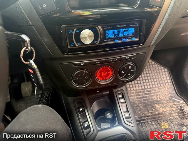 Пежо 301 2013 у Глобино на Automoto.ua Білий Пежо 301, об'ємом двигуна 1.2 л та пробігом 100 тис. км за 6000 $, фото 13 на Automoto.ua