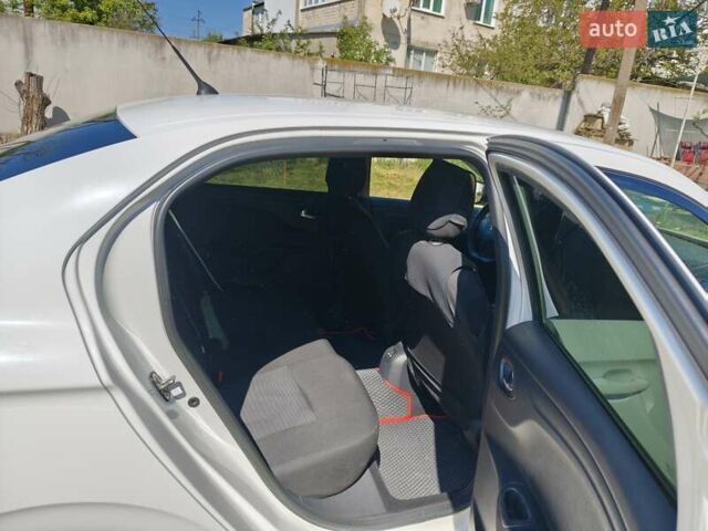 Белый Пежо 301, объемом двигателя 1.56 л и пробегом 283 тыс. км за 7000 $, фото 9 на Automoto.ua