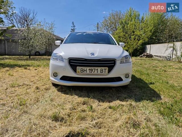 Белый Пежо 301, объемом двигателя 1.56 л и пробегом 283 тыс. км за 7000 $, фото 4 на Automoto.ua