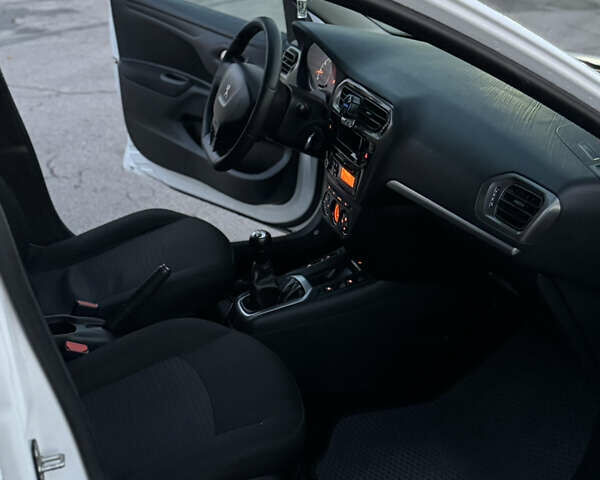 Пежо 301 2016 в Киеве на Automoto.ua Белый Пежо 301, объемом двигателя 1.59 л и пробегом 228 тыс. км за 7500 $, фото 18 на Automoto.ua