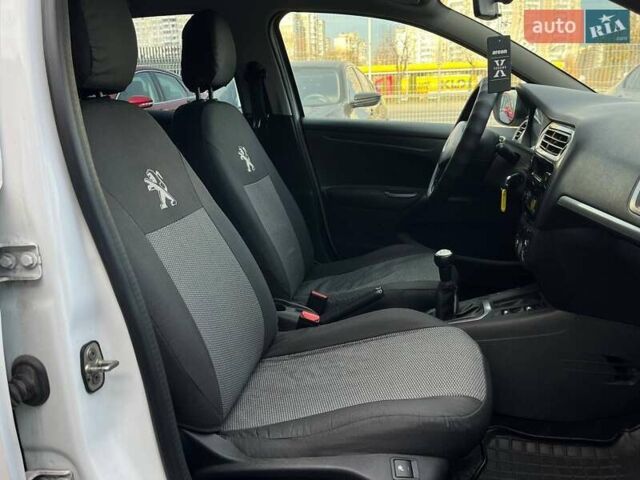 Белый Пежо 301, объемом двигателя 1.2 л и пробегом 338 тыс. км за 5190 $, фото 10 на Automoto.ua