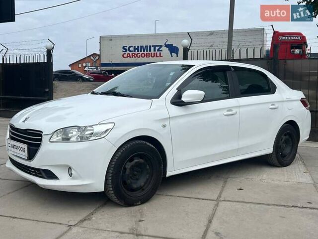 Белый Пежо 301, объемом двигателя 1.2 л и пробегом 277 тыс. км за 4190 $, фото 2 на Automoto.ua