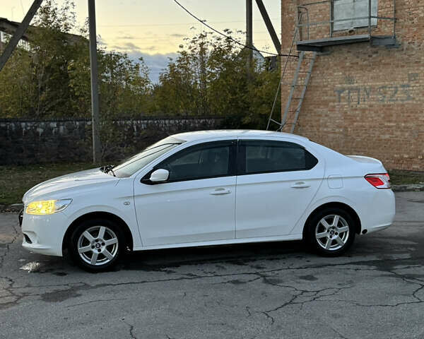 Пежо 301 2016 в Киеве на Automoto.ua Белый Пежо 301, объемом двигателя 1.59 л и пробегом 228 тыс. км за 7500 $, фото 3 на Automoto.ua