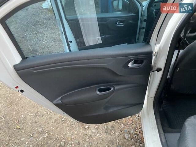 Белый Пежо 301, объемом двигателя 1.2 л и пробегом 338 тыс. км за 4400 $, фото 10 на Automoto.ua