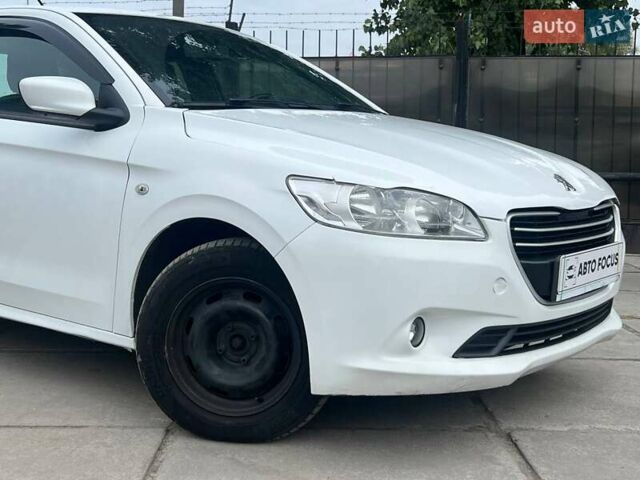 Пежо 301 2016 в Киеве на Automoto.ua Белый Пежо 301, объемом двигателя 1.2 л и пробегом 277 тыс. км за 4490 $, фото 3 на Automoto.ua