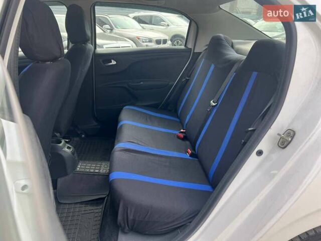 Белый Пежо 301, объемом двигателя 1.2 л и пробегом 277 тыс. км за 4190 $, фото 9 на Automoto.ua