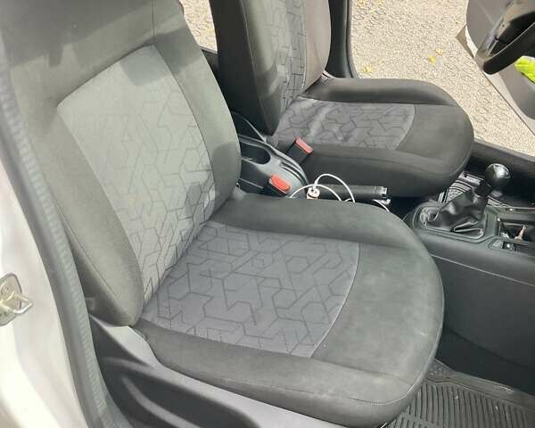 Белый Пежо 301, объемом двигателя 1.2 л и пробегом 85 тыс. км за 8500 $, фото 9 на Automoto.ua