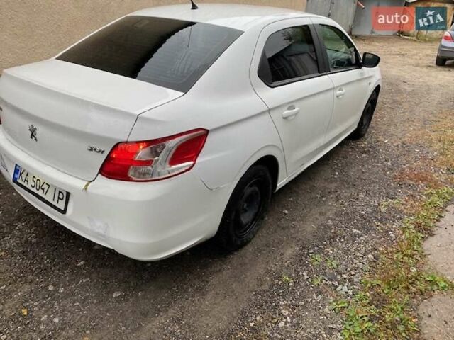 Белый Пежо 301, объемом двигателя 1.2 л и пробегом 338 тыс. км за 4400 $, фото 3 на Automoto.ua