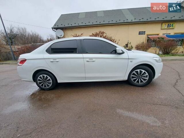 Белый Пежо 301, объемом двигателя 1.2 л и пробегом 209 тыс. км за 5599 $, фото 2 на Automoto.ua