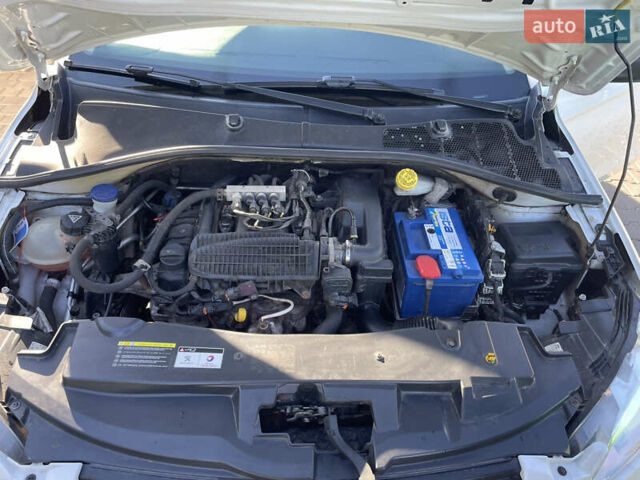 Білий Пежо 301, об'ємом двигуна 1.2 л та пробігом 132 тис. км за 7250 $, фото 8 на Automoto.ua