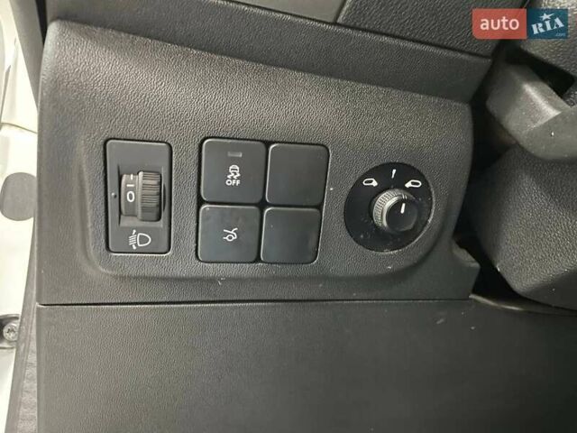 Білий Пежо 301, об'ємом двигуна 1.56 л та пробігом 227 тис. км за 8490 $, фото 18 на Automoto.ua