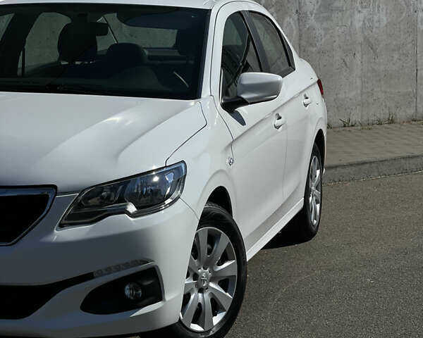Белый Пежо 301, объемом двигателя 1.2 л и пробегом 92 тыс. км за 7100 $, фото 1 на Automoto.ua