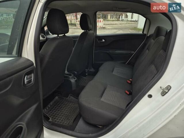 Белый Пежо 301, объемом двигателя 1.2 л и пробегом 250 тыс. км за 3800 $, фото 2 на Automoto.ua