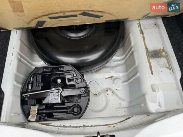 Белый Пежо 301, объемом двигателя 1.2 л и пробегом 146 тыс. км за 6300 $, фото 30 на Automoto.ua