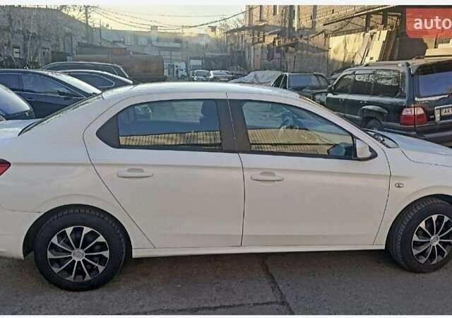 Білий Пежо 301, об'ємом двигуна 1.2 л та пробігом 360 тис. км за 5600 $, фото 2 на Automoto.ua