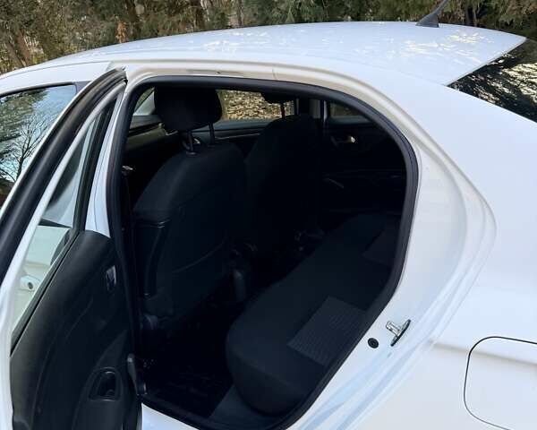 Белый Пежо 301, объемом двигателя 1.2 л и пробегом 178 тыс. км за 6600 $, фото 6 на Automoto.ua