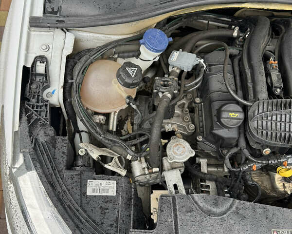 Белый Пежо 301, объемом двигателя 1.2 л и пробегом 146 тыс. км за 6300 $, фото 26 на Automoto.ua