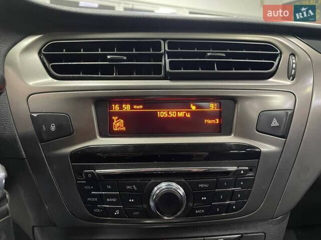 Білий Пежо 301, об'ємом двигуна 1.56 л та пробігом 227 тис. км за 8490 $, фото 24 на Automoto.ua