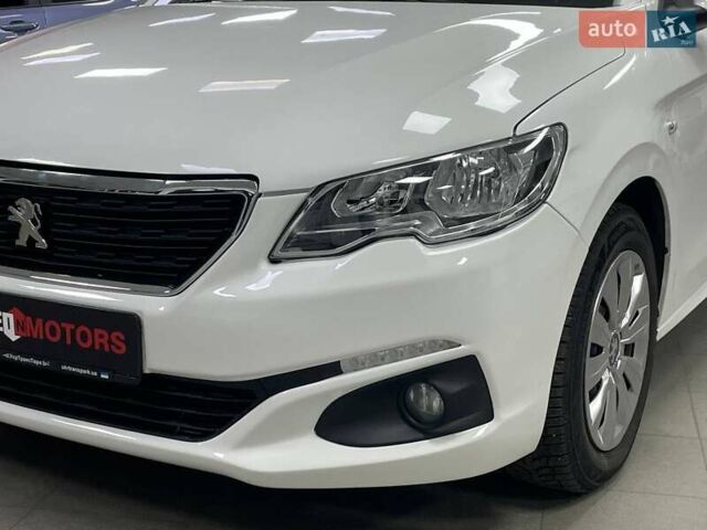 Білий Пежо 301, об'ємом двигуна 1.56 л та пробігом 227 тис. км за 8490 $, фото 4 на Automoto.ua