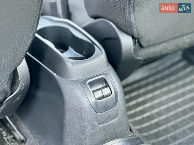 Белый Пежо 301, объемом двигателя 1.2 л и пробегом 92 тыс. км за 7400 $, фото 15 на Automoto.ua