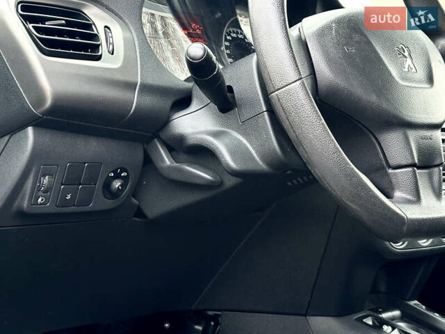 Білий Пежо 301, об'ємом двигуна 1.2 л та пробігом 92 тис. км за 6500 $, фото 10 на Automoto.ua