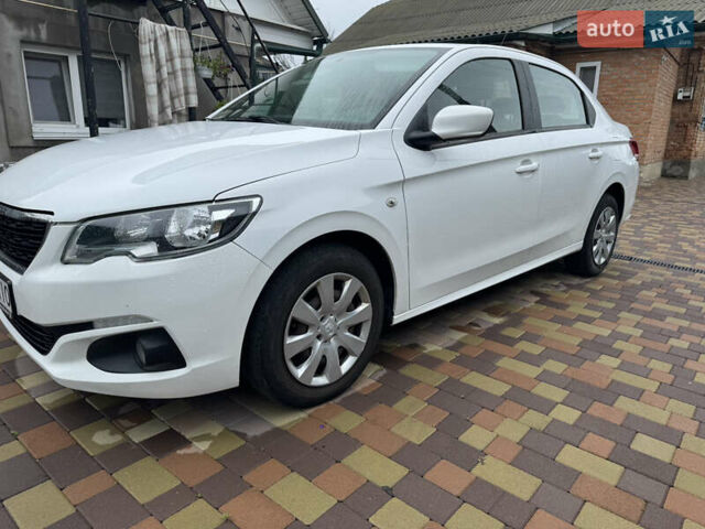 Белый Пежо 301, объемом двигателя 1.2 л и пробегом 146 тыс. км за 6300 $, фото 4 на Automoto.ua