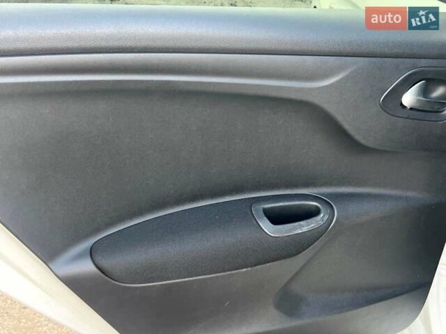 Белый Пежо 301, объемом двигателя 1.2 л и пробегом 134 тыс. км за 5550 $, фото 39 на Automoto.ua