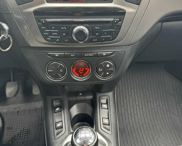 Белый Пежо 301, объемом двигателя 1.2 л и пробегом 146 тыс. км за 6300 $, фото 24 на Automoto.ua