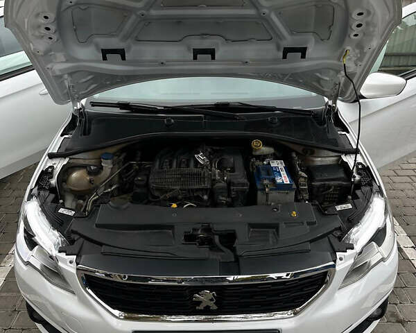 Білий Пежо 301, об'ємом двигуна 1.2 л та пробігом 144 тис. км за 5600 $, фото 4 на Automoto.ua