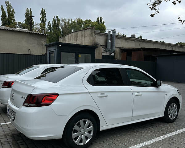 Білий Пежо 301, об'ємом двигуна 1.2 л та пробігом 149 тис. км за 5200 $, фото 1 на Automoto.ua