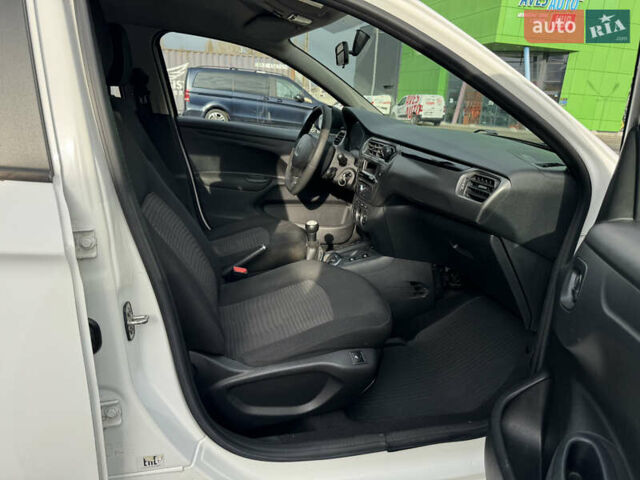 Белый Пежо 301, объемом двигателя 1.2 л и пробегом 180 тыс. км за 4600 $, фото 9 на Automoto.ua